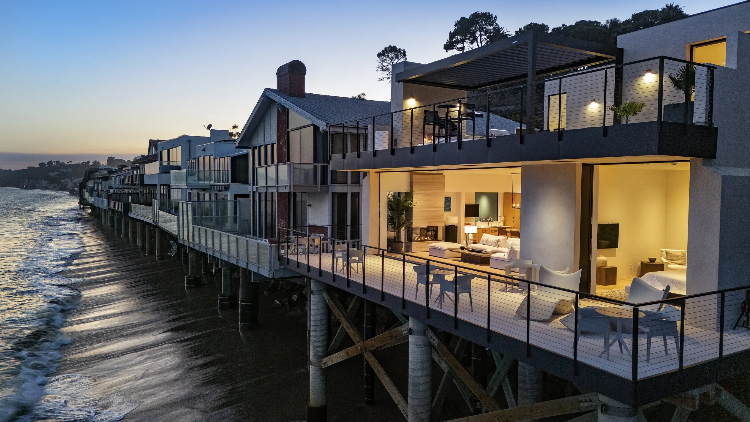 RTABBOTT_MALIBUCOLONY_02.jpg