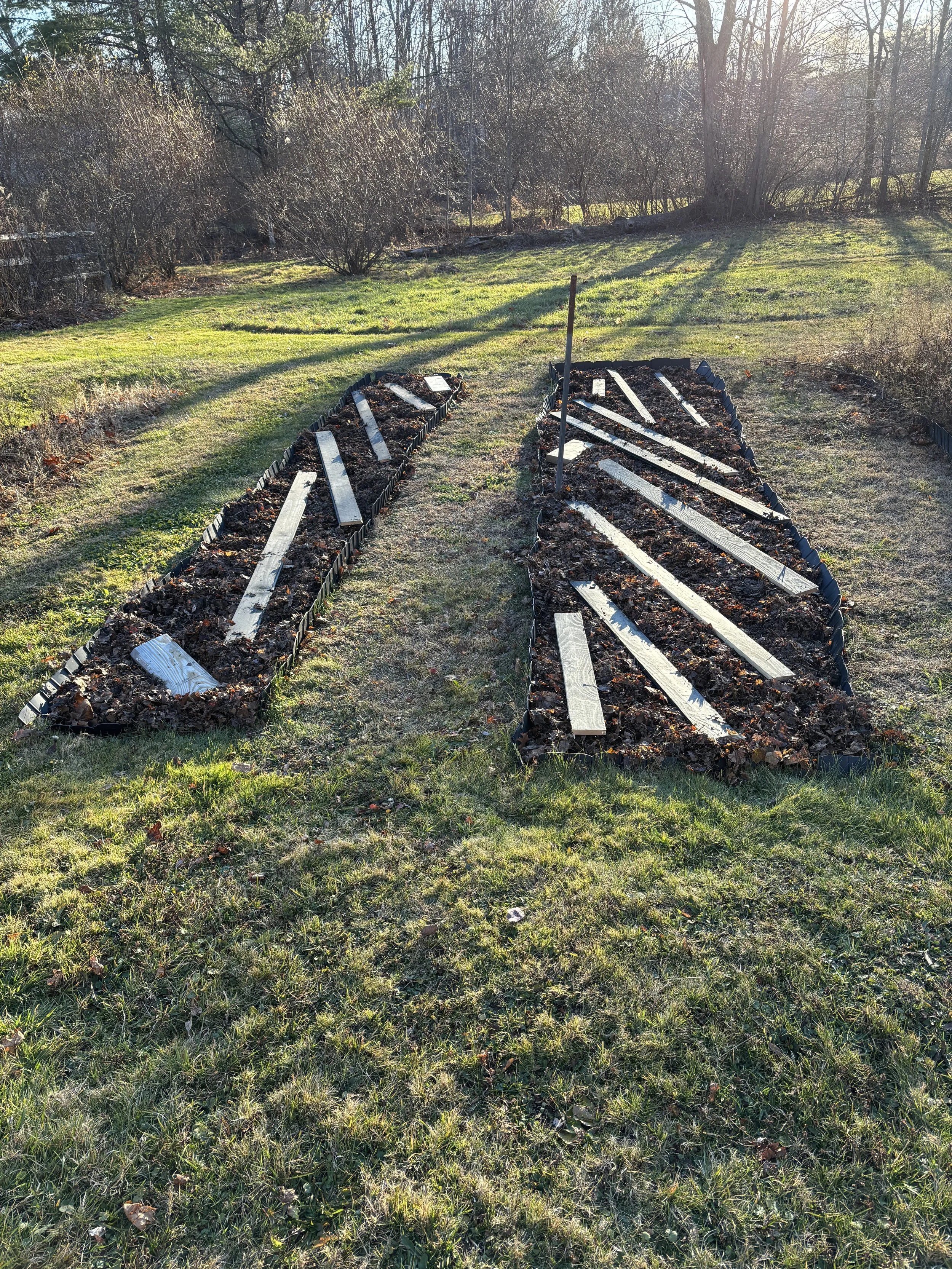 Scrap-wood-weighted mulch