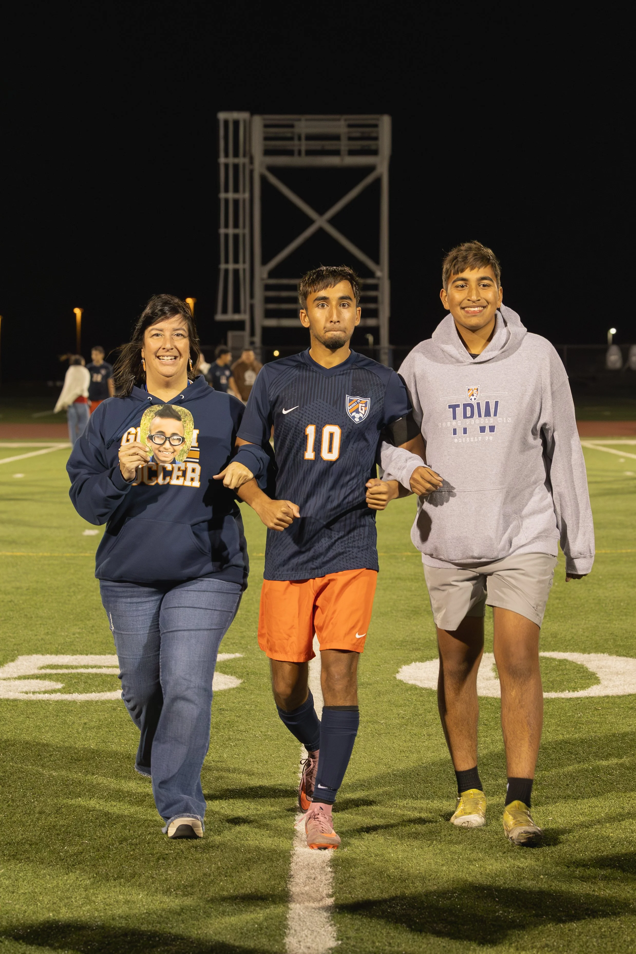 GFCSeniorNight(21).jpg