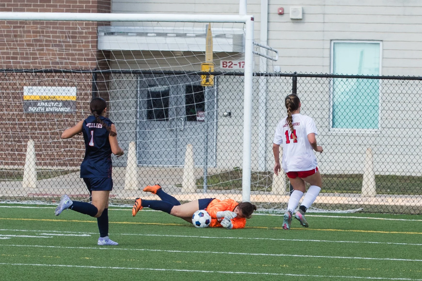 2512_Blue Santa Scrimmage-273.jpg