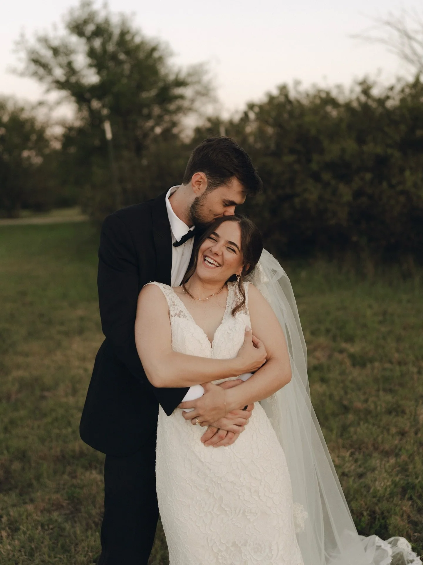Saturday snuggles 💛 #brickbride 

PC :: @abbeylindphotography
