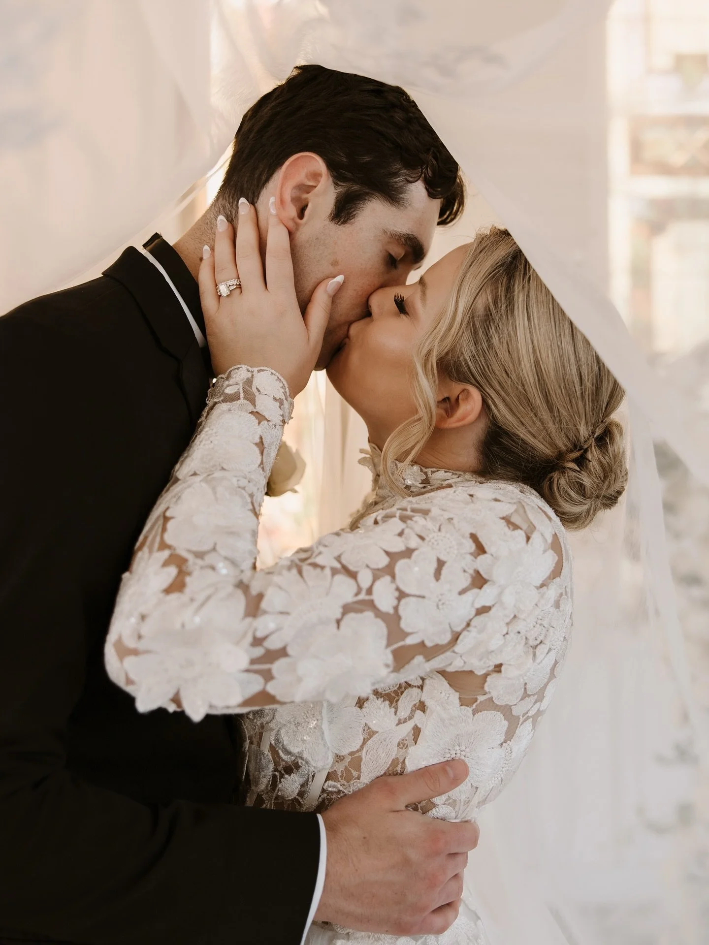 Pin that to your Pinterest board 📌😍 #brickbride 

PC :: @alliejaelphotography