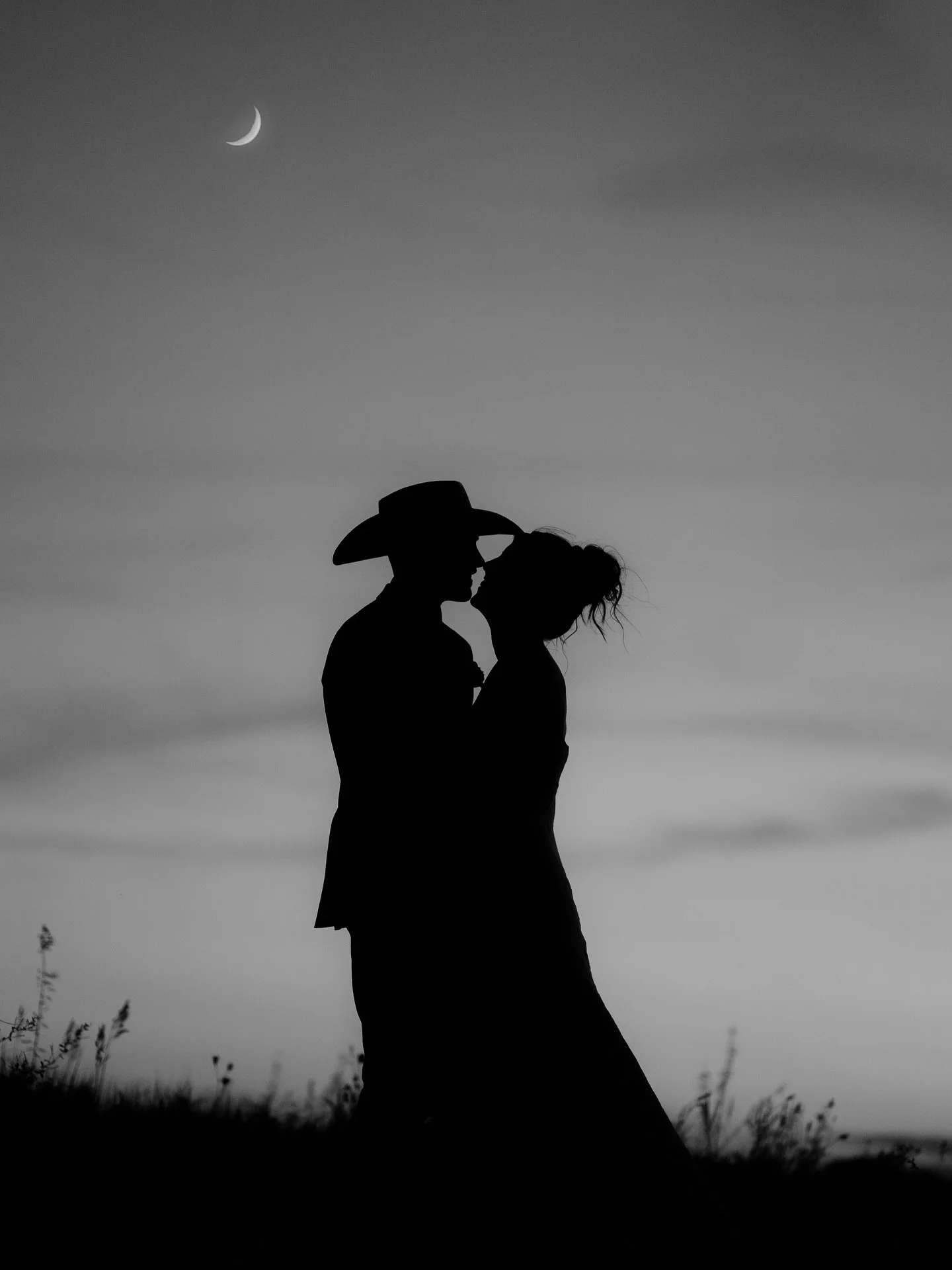 To the moon &amp; back &amp; then some 🌙 #brickbride 

PC :: @glynne.ashley.photography
