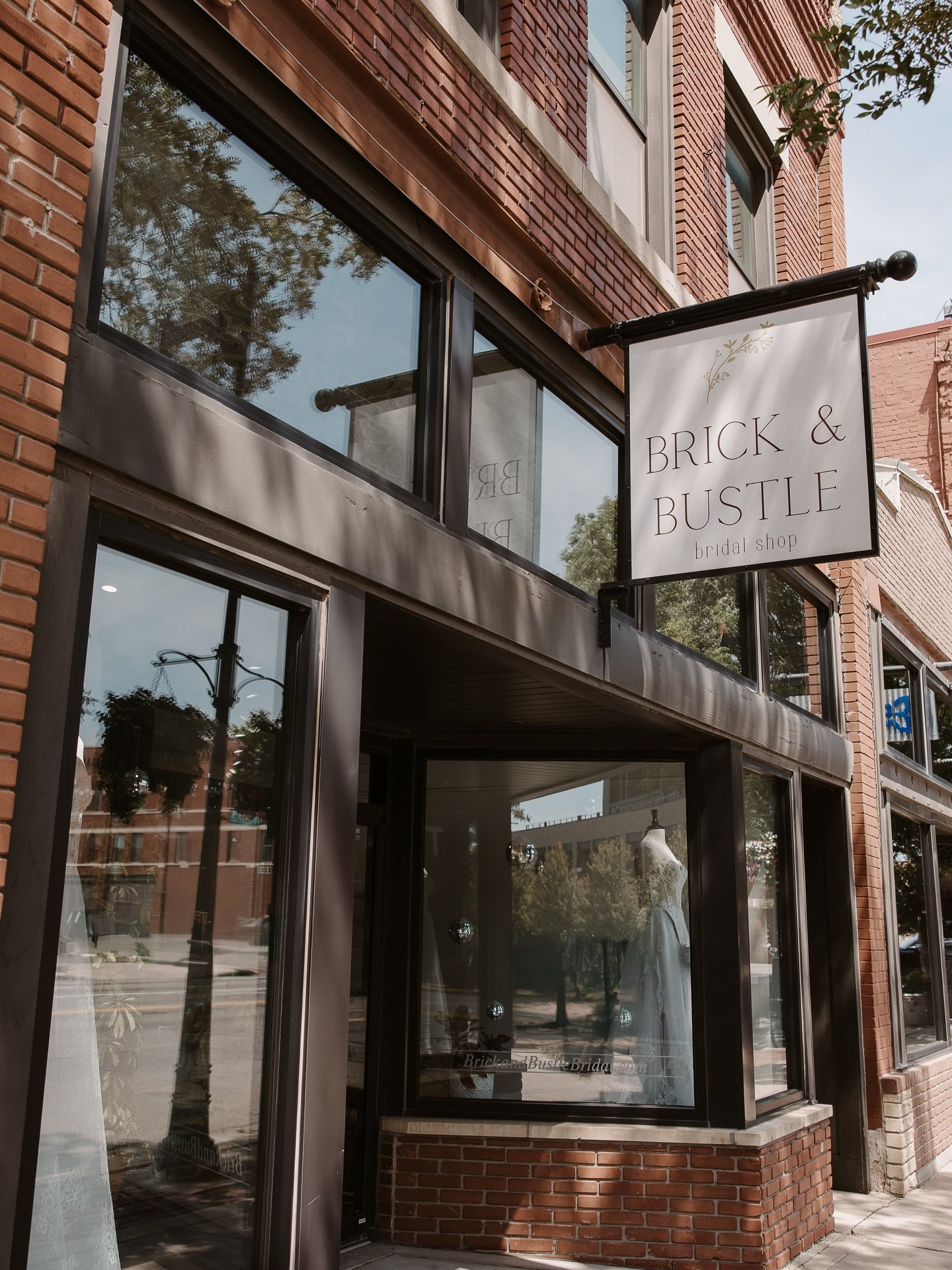 Small business - BIG heart 🖤 Happy Small Business Saturday, ICT &amp; surrounds! Thank you for shopping small business today &amp; everyday &amp; for allowing a couple hometown girlies a chance to make a difference, give back to the community &amp; 