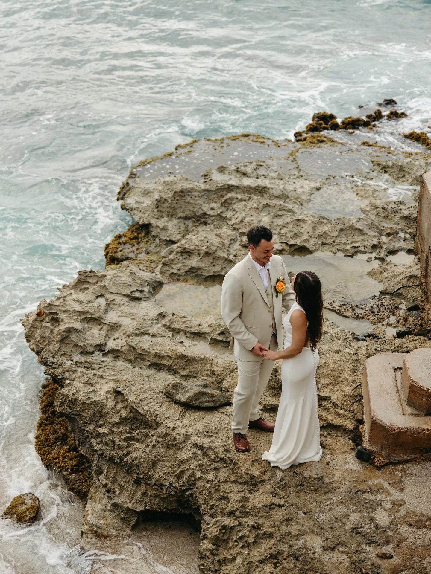 If you&rsquo;re wondering what&rsquo;s living rent free in my head today!!!!!! Look no further!!!! 🌴🤍🔒 #brickbride 

PC :: @meredithzimmerman_