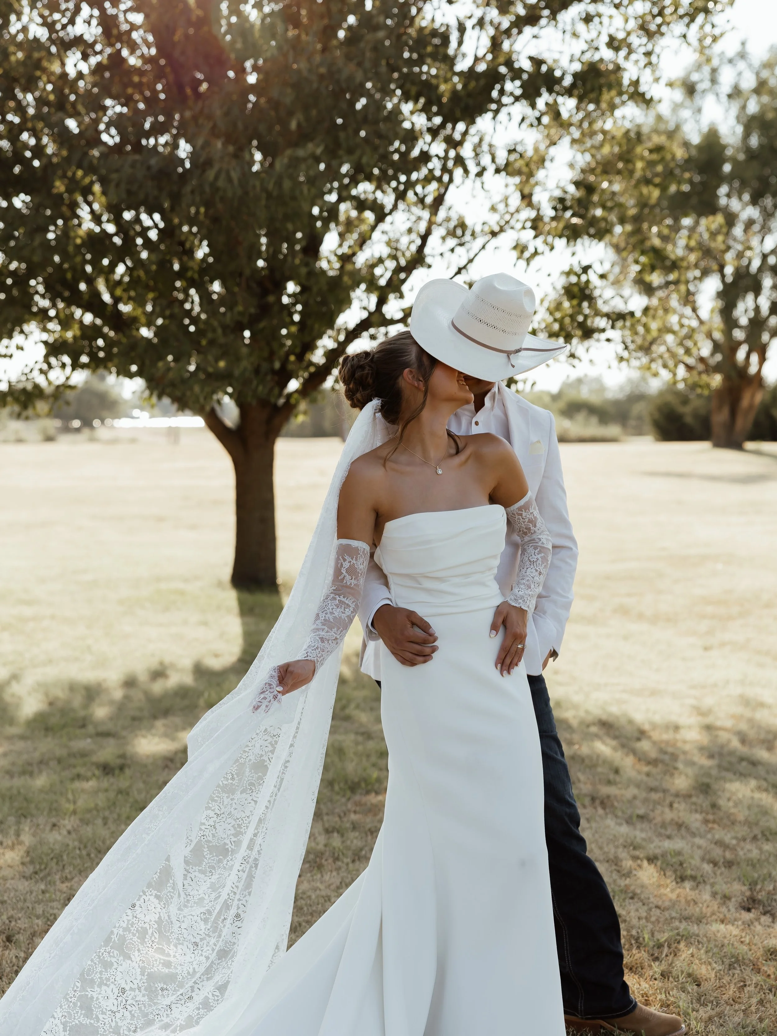 Country love song kinda love 🤍 #brickbride 

PC :: @marycramerphotography 

#bride #countrywedding #westernwedding #engaged