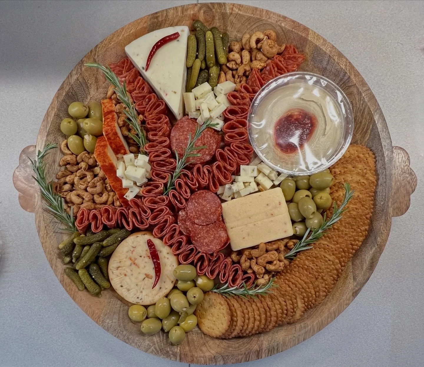 Spicy Charcuterie Board...Before &amp; After 🌶️ 
&bull;
#charcuterie #charcuterieboardsofinstagram #charcuterieboard #charcuteriecart #foodart #foodartist #grazingtable #justinbeiber #beiber #yummy #appetizer #cocktailhour #latenightsnack #weddingve