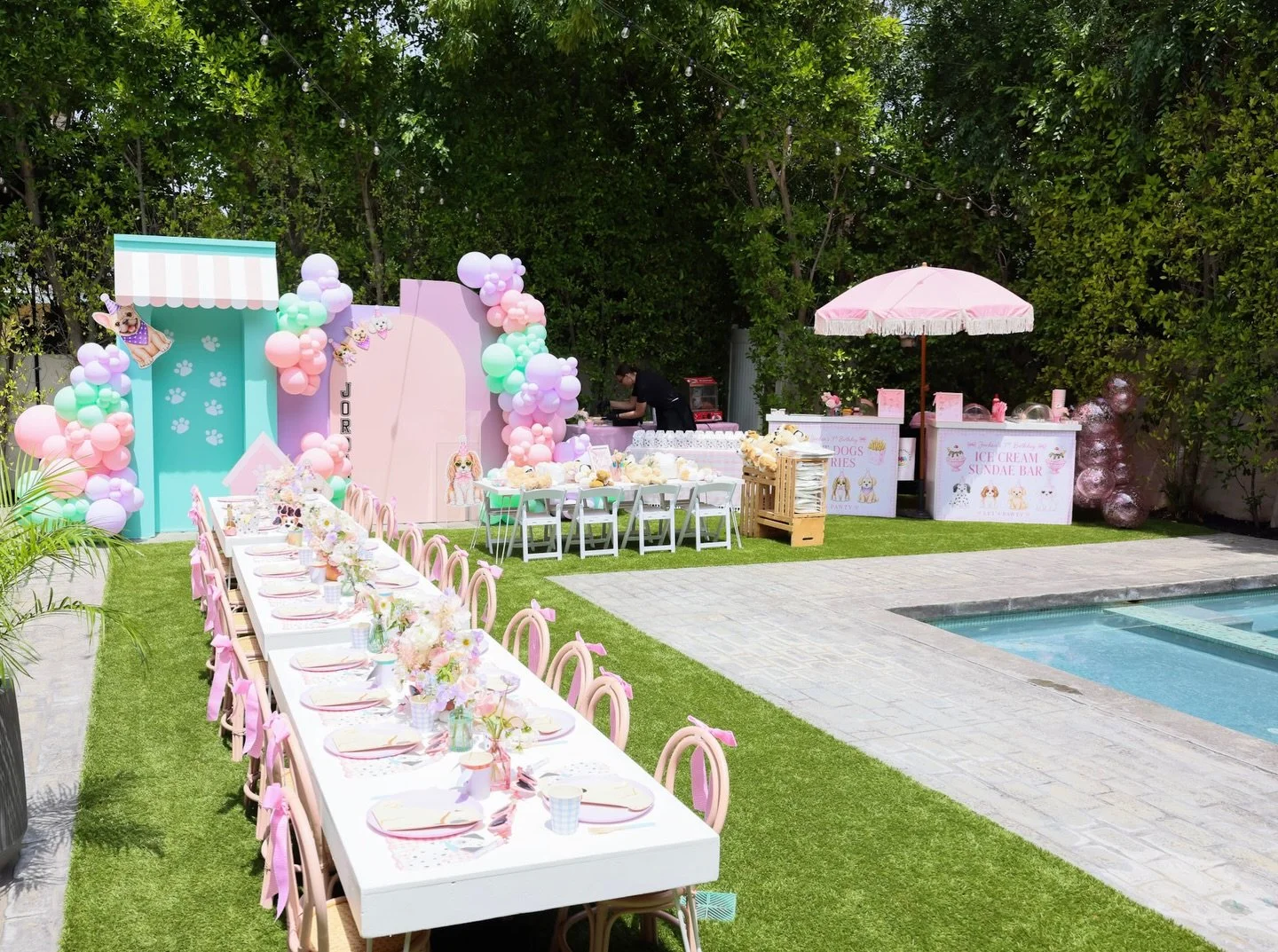 The cutest PAWty ever!!!
&bull;
VENDORS
@ashandcocoparties
@dreambigpartyco_la 
@plannedprettykids 
@sayidopartyshop
@bloomsz.co
@Idr_custom_designs_
@oaktreeeventrentals
@wagmorpets 
@sugarbabiesbakeshop 
@kreativekakes4u 
@grantterzakis 
@minnidip