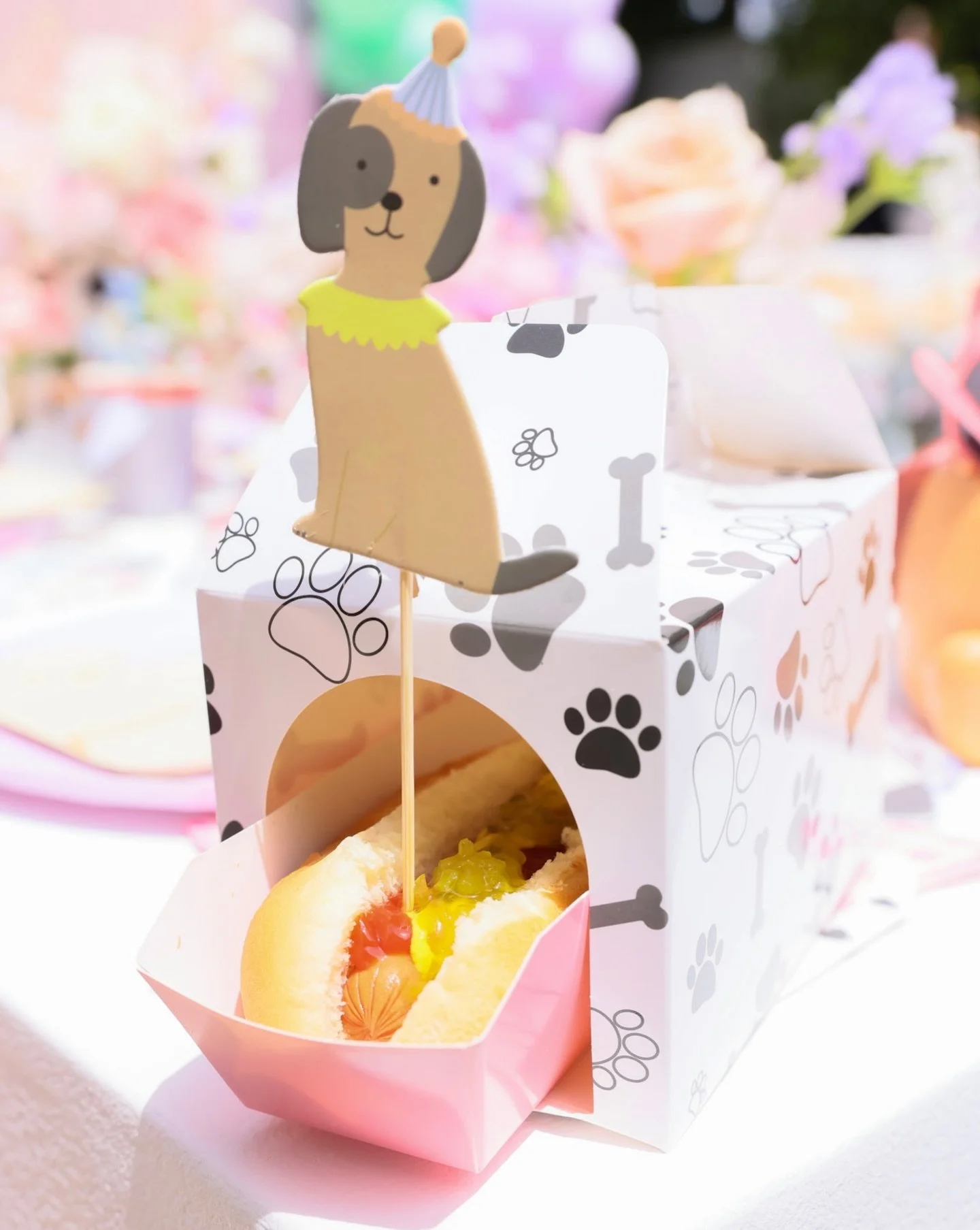 Client wanted Hot Dogs for a Dog themed party, so of course we served them in Dog Houses...It's all about the details! We always bring the WOW factor 🐶 #pawty #doghouse #hotdog #partytheme #foodart
&bull;
📸 @grantterzakis