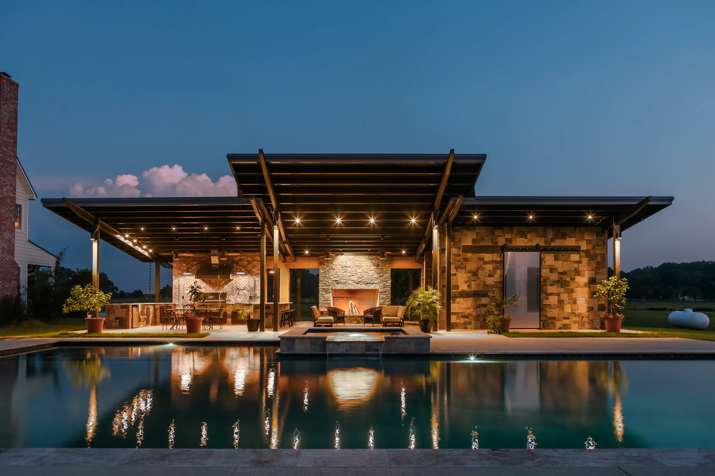 Villareal Pool House - Studio Brooks + Emory