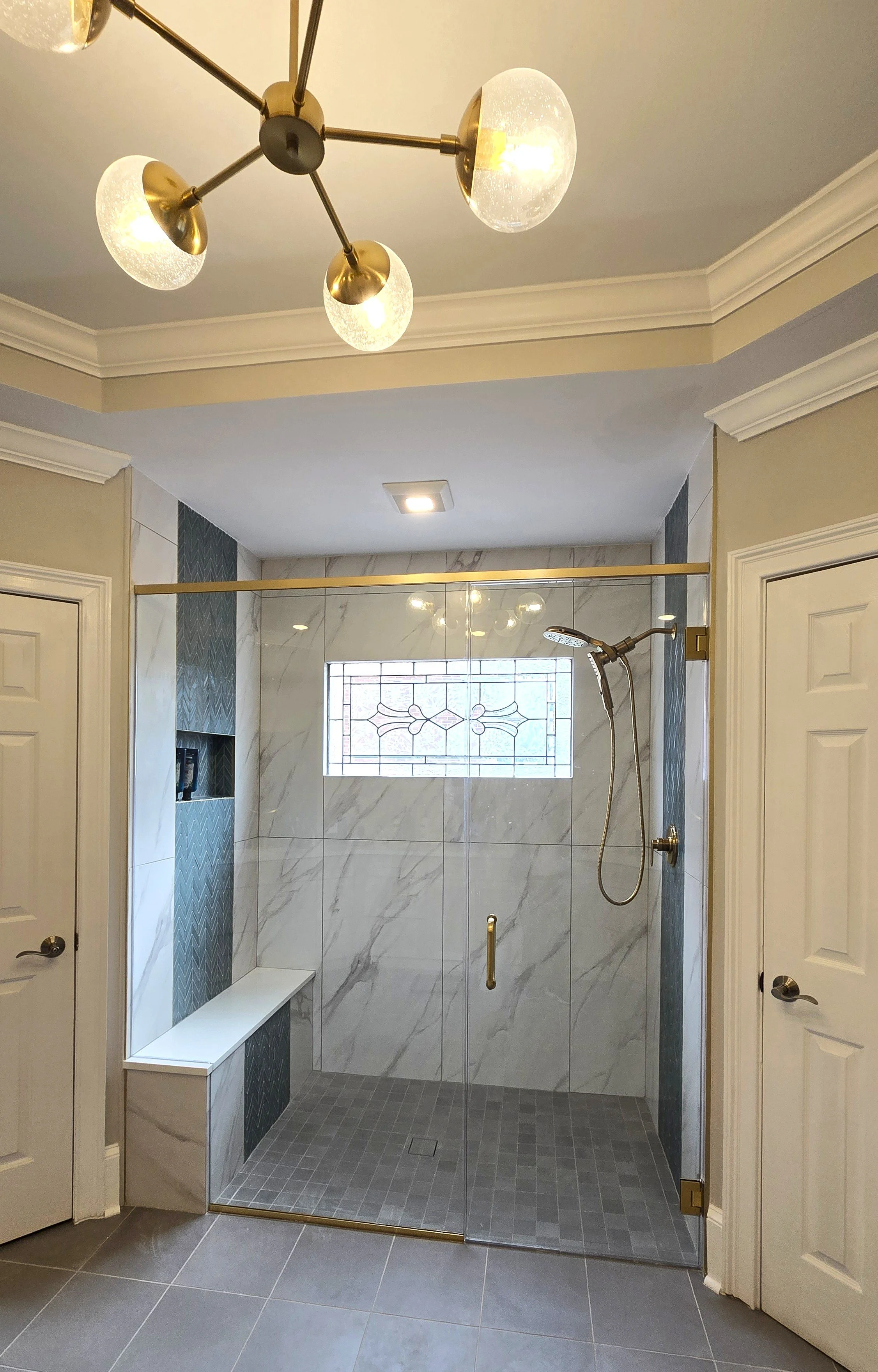 a Bathroom Overhaul avec Stripes