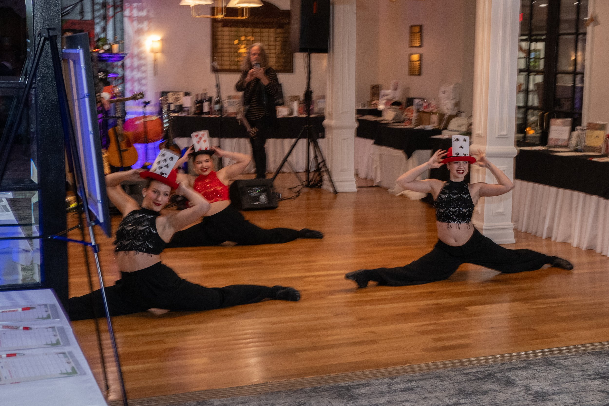 FOMA Gala Through the Looking Glass 3-7-26-98.jpg