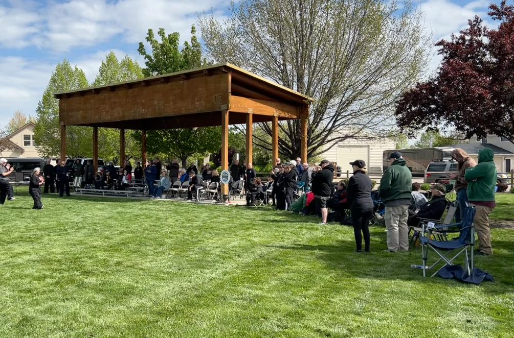 A nice crowd of friends and family turned out to watch the participants!