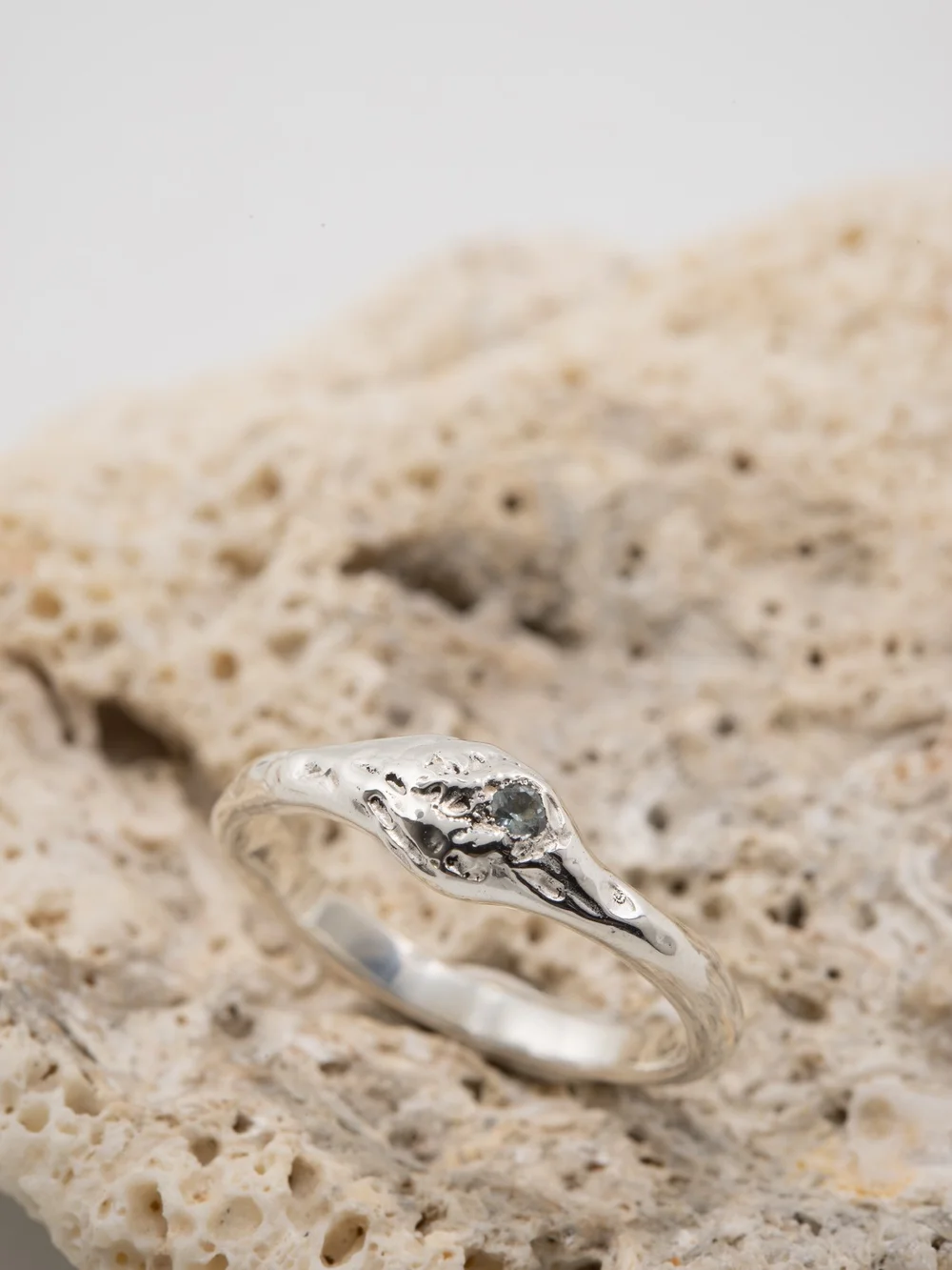 Bague Ancienne En Or Gris Et Saphir Taille 52 - Poids 1,1 Gramme (sans Emballage)