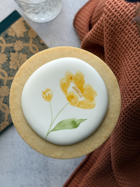 Buttercup Design Open Side View.png