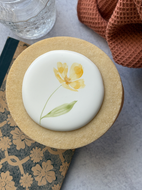 Single Buttercup Design.png