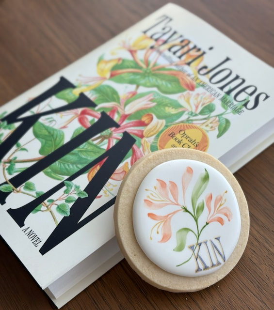 KIN Cookie and Book.png