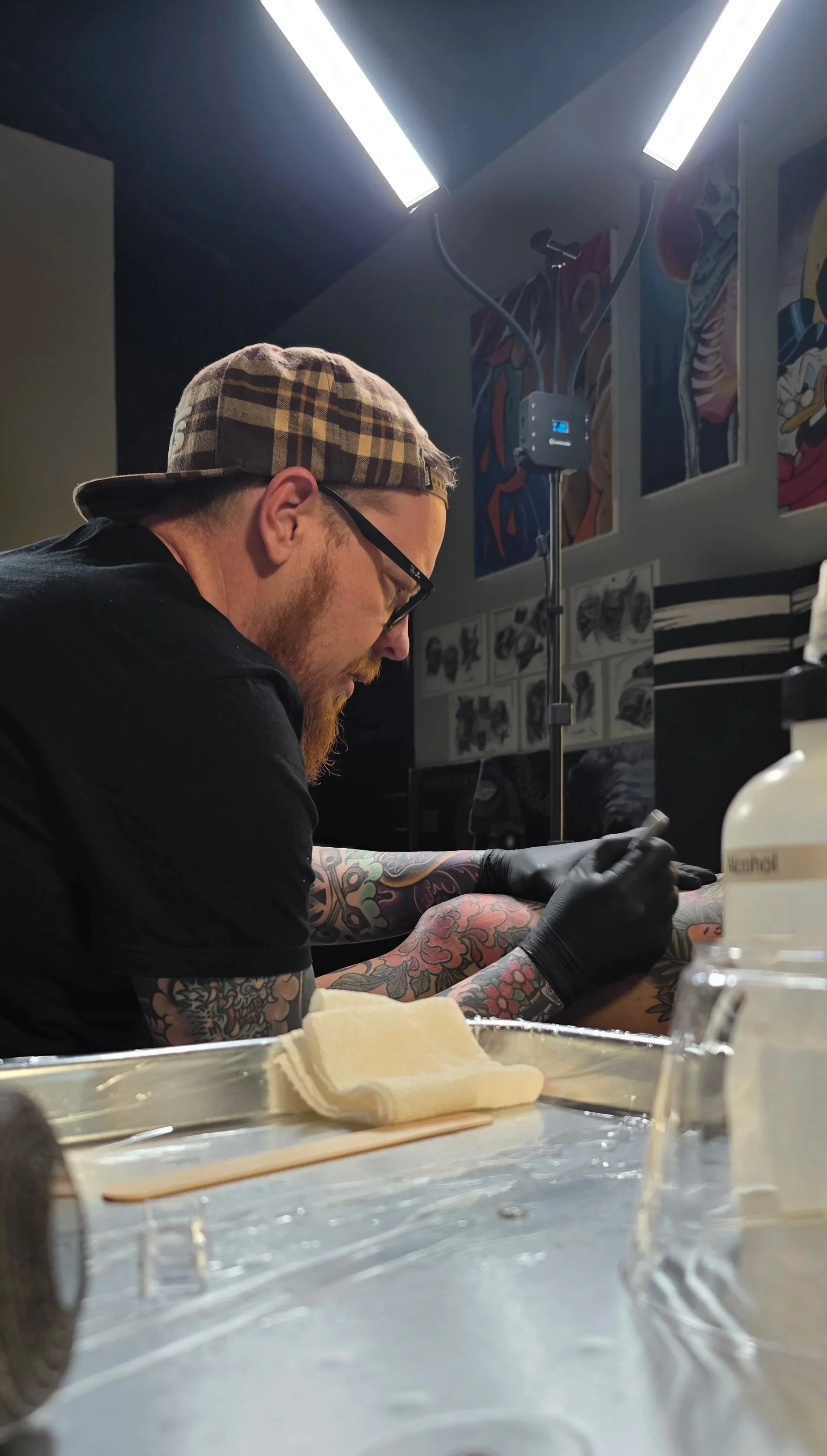 Custom tattoo artist Las Vegas performing tattoo