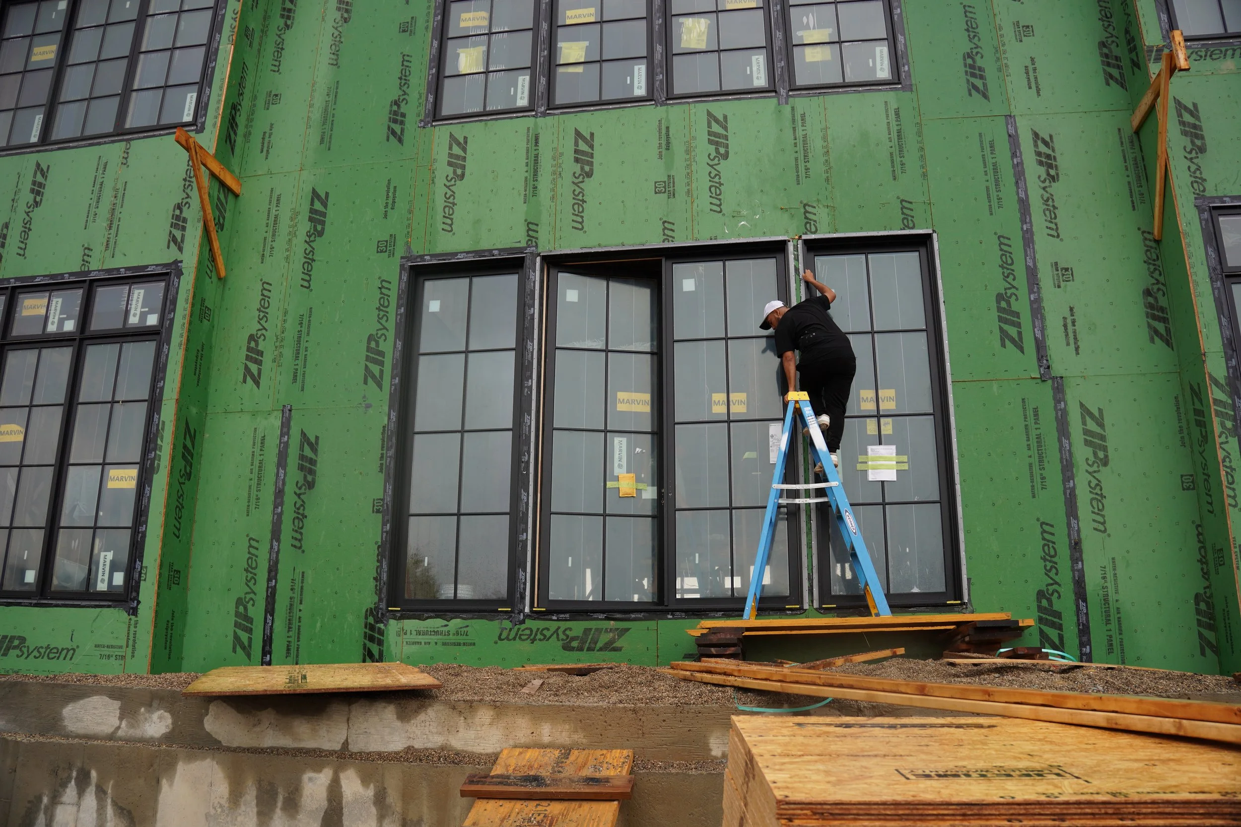 When Installation Became Its Own Trade: Why Indiana Builders Are Rethinking the Structure