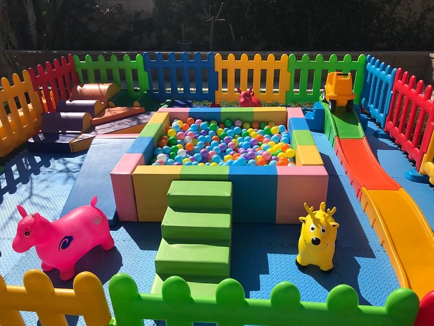 Munchkins Playset 14ft x 14ft