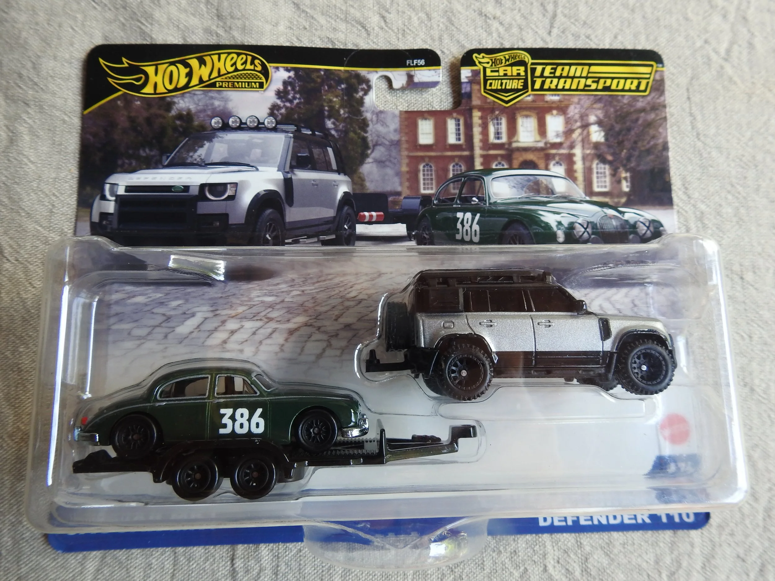 Hot Wheels Team Transport Jaguar Land Rover Set