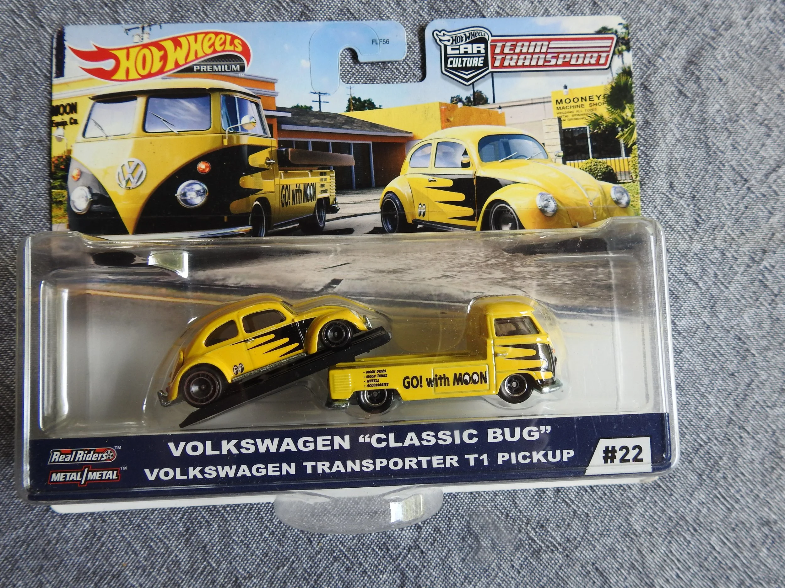 Hot Wheels Team Transport VW Classic Bug MOON Eyes Set