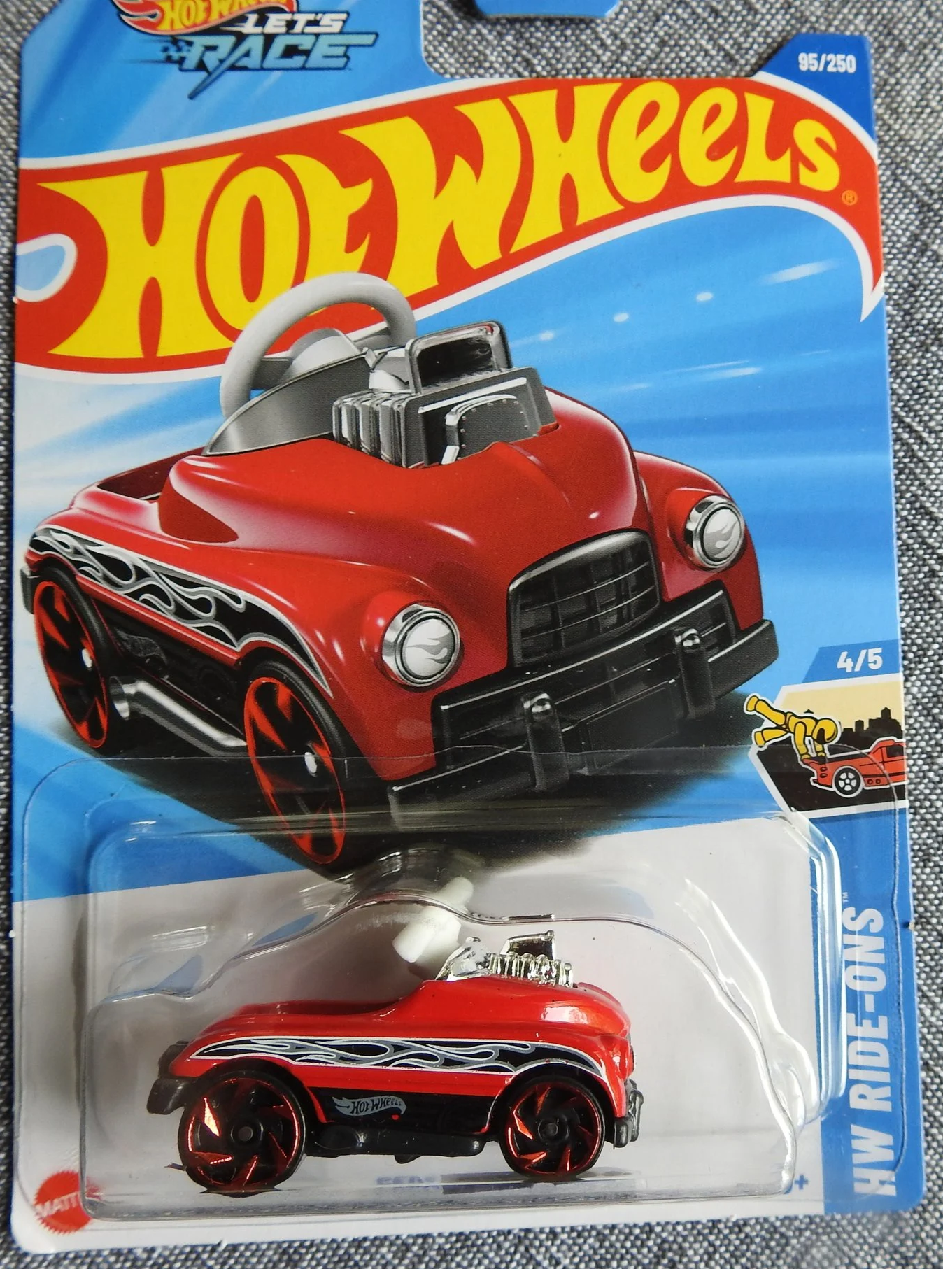 Hot Wheels Pedal Driver Treasure Hunt Car