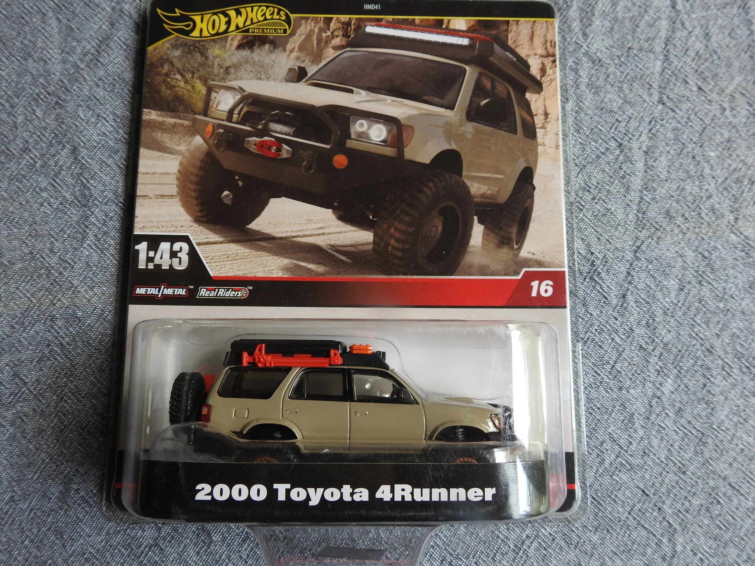 Hot Wheels 2000 Toyota 4Runner Model 1:43 scale
