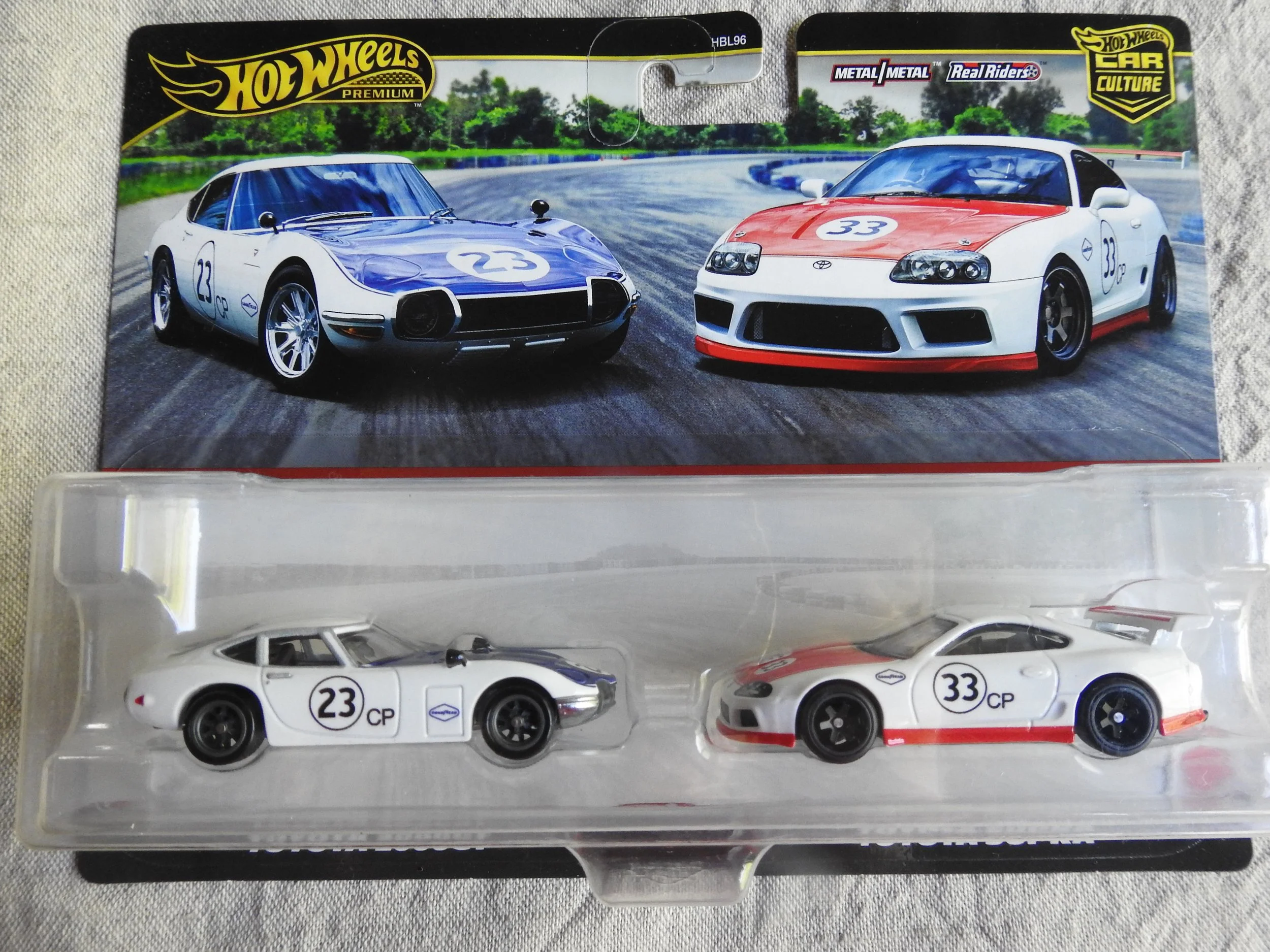 Hot Wheels Premium Team Transport: Toyota 2000GT & Supra