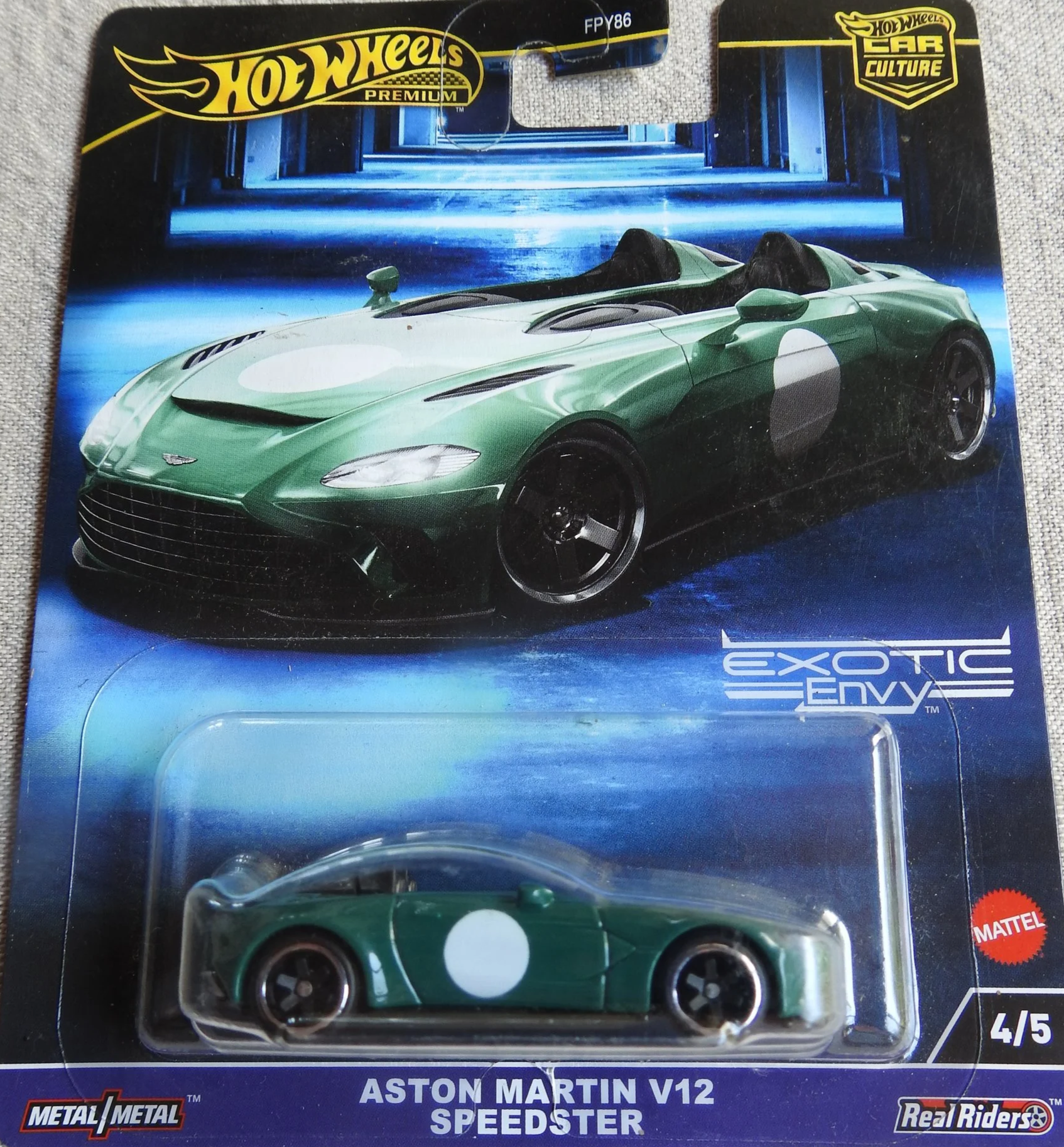 Hot Wheels Aston Martin V12 Premium Model