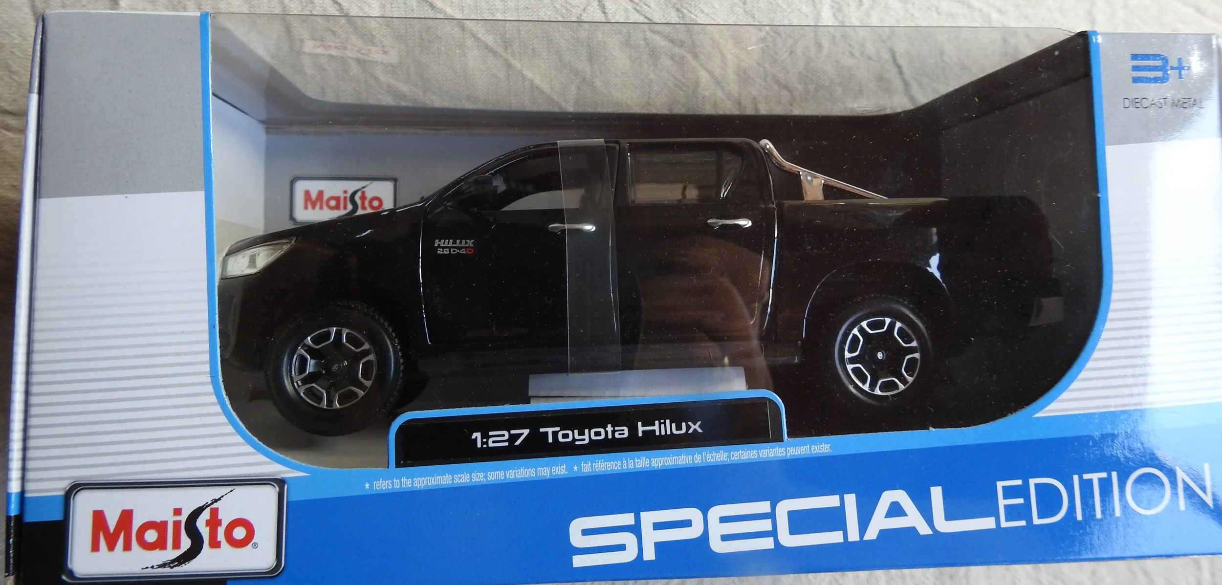 Maisto 1:27 Toyota Hilux Model