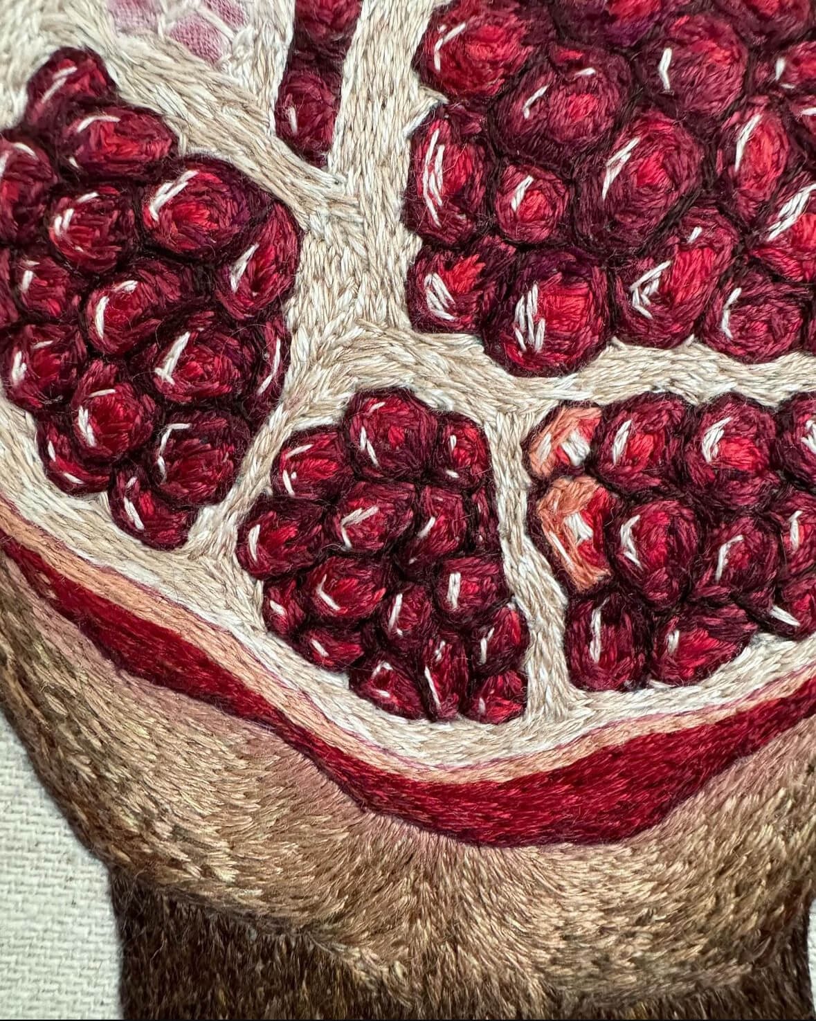 Hades_pom_detail.jpg