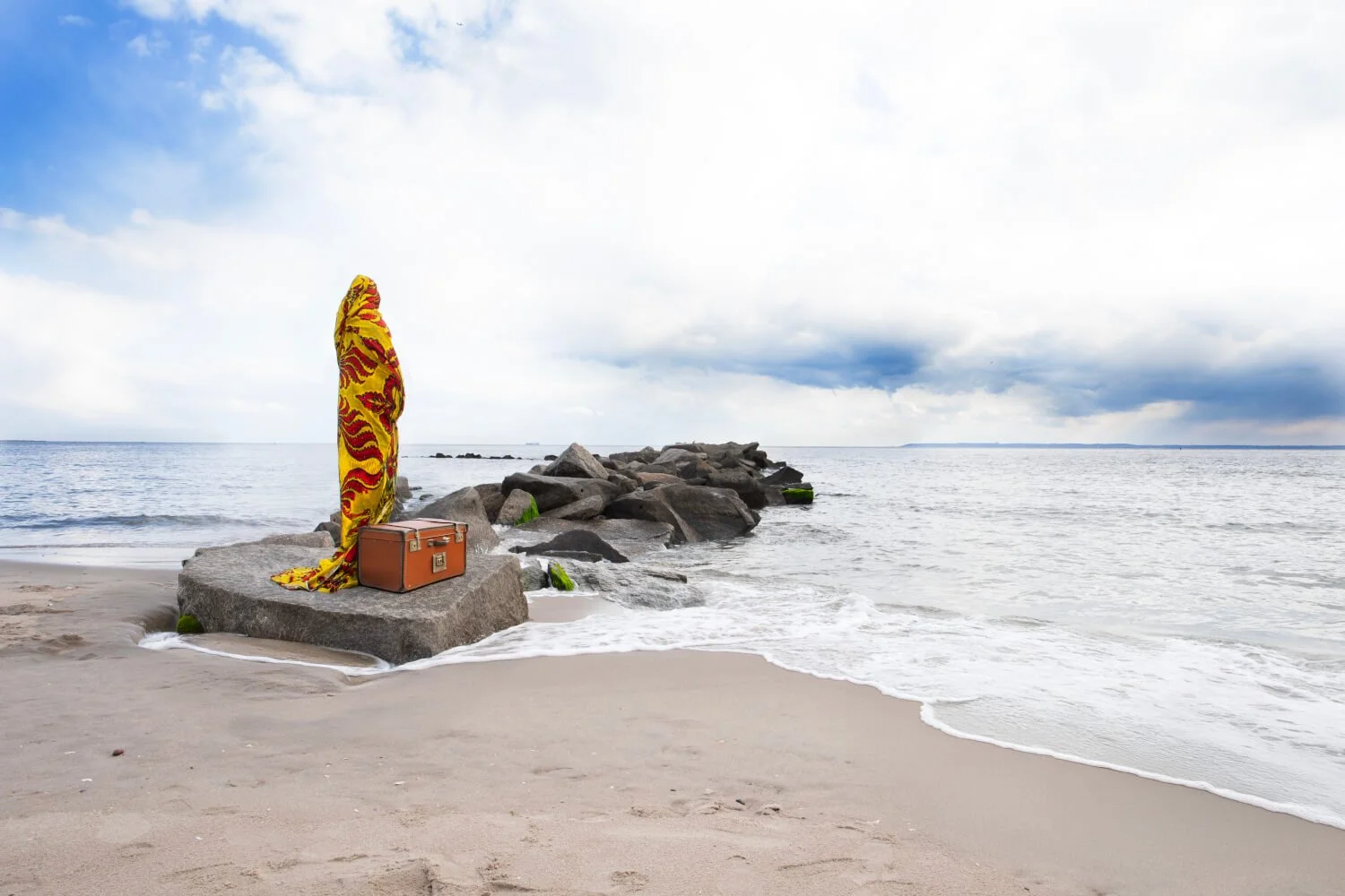 Image_04-Beautifulweightofbeing2025photography60x40in_.jpg