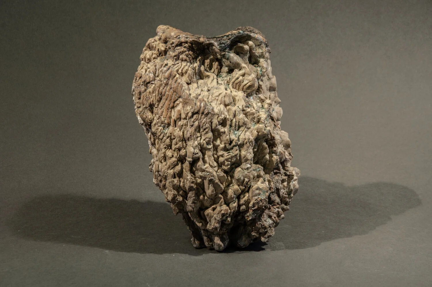 1_Overthinking_Owl_W18xL16xH22cm_stoneware-raku_2025.jpg