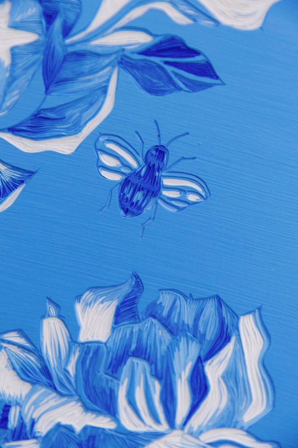Buzzing_Detail_1.jpg