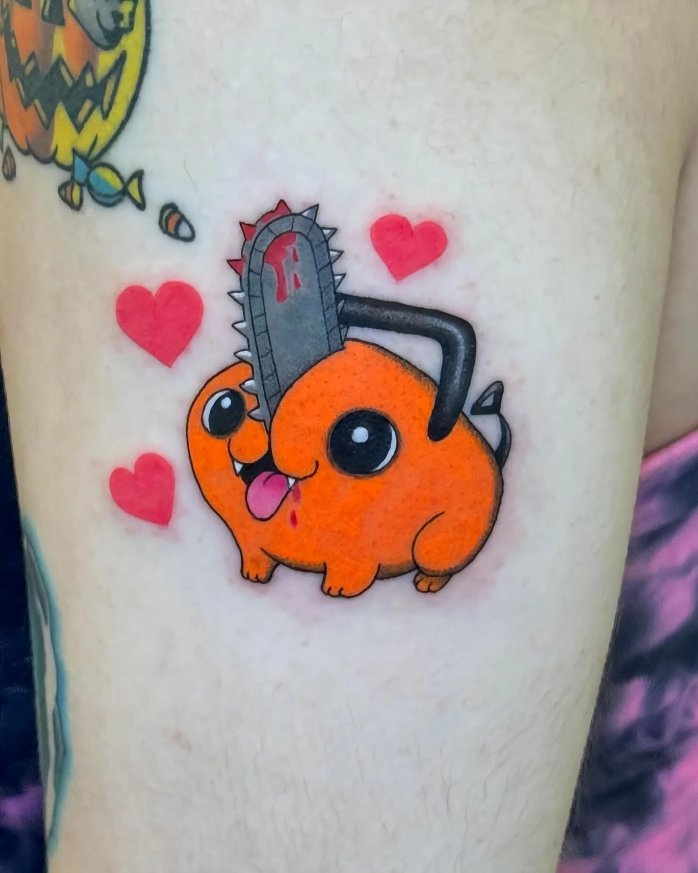 🧡🐶⛓️ by @caroxtattoos 

Anyone else want to see Pochita and Stitch in a room together? 

This adorable Pochita was done by none other than our anime/manga princess Caro! She&rsquo;s looking to do more full color and manga panel pieces and this is o