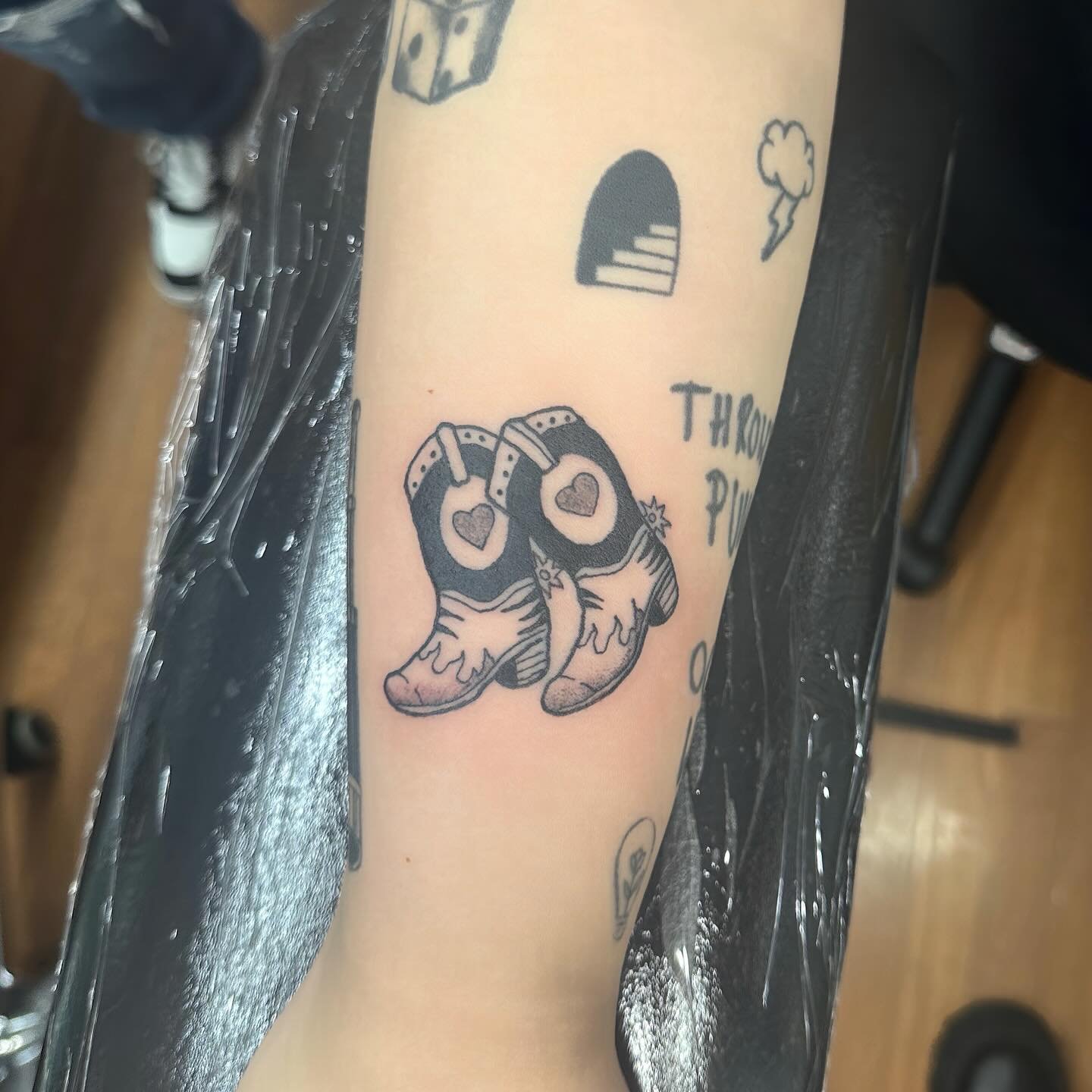 👢❤️&zwj;🔥🤠 by @saintshivs 

Looking for the rootin-ist tootin-ist tattoo-ist this side the mason dixon line? Well look no further than our saint, Shivs!

Shivs loves to dabble in neotraditional, cybersigilism, and all things black and grey! Their 