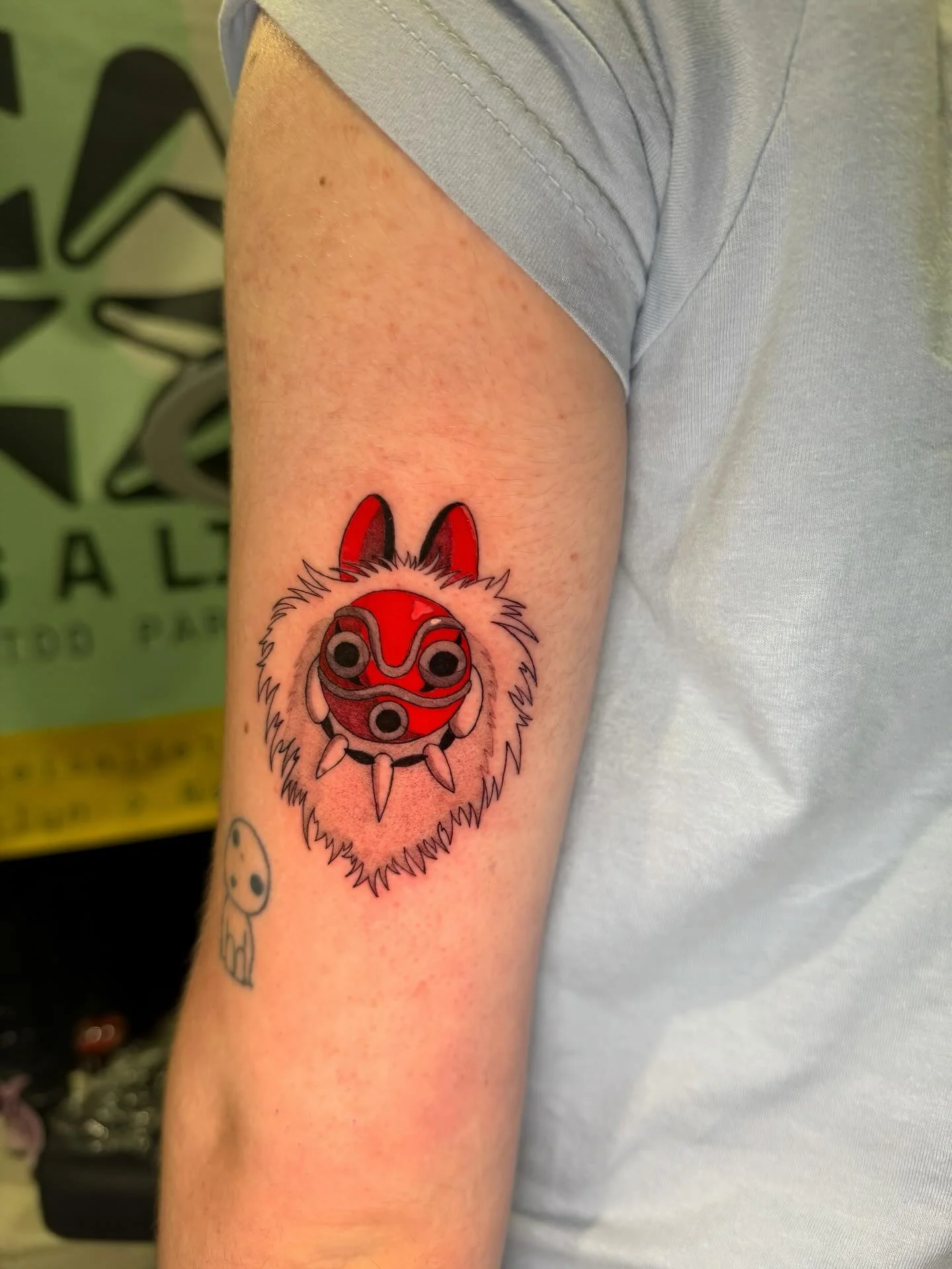 🐺👑🌳 by @caroxtattoos 

This Mask from Princess Mononoke was done by our very own Caro during Anime Ink Con😍

Caro is one of our in-house anime and manga experts with a focus in kawaii styles~ She&rsquo;s looking to do more panels, full color, and