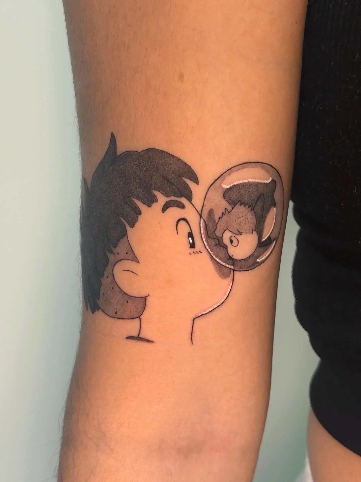 🫧🪣🎏 by @caroxtattoos 

We love this black and grey Sosuke and Ponyo by our Hime-sama Caro😍 And it perfectly captures how much love we&rsquo;re feeling after our Friday the 13th Flash Day🥰

Caro is one of our in-house anime/manga experts with an 