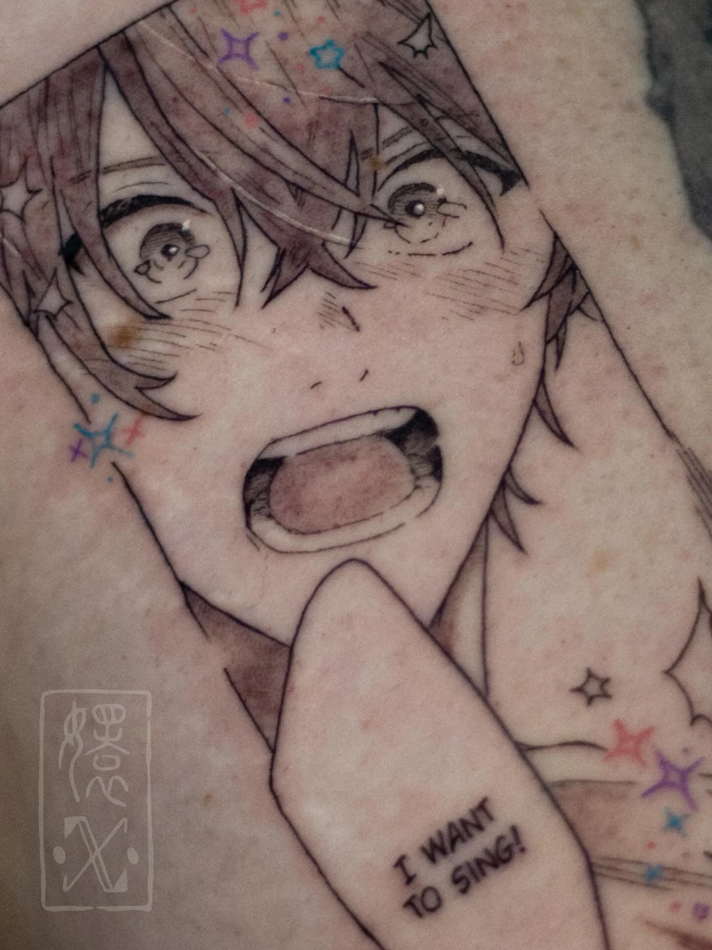 ✨🎤✨ by @snayke.tattoo 

Anyone else suddenly have the urge to go to karaoke? There&rsquo;s no way it&rsquo;s just us👀

This Mafuyu panel from Given has us feeling all sort of excitement as we head into the week! While Crys normally likes to work wi