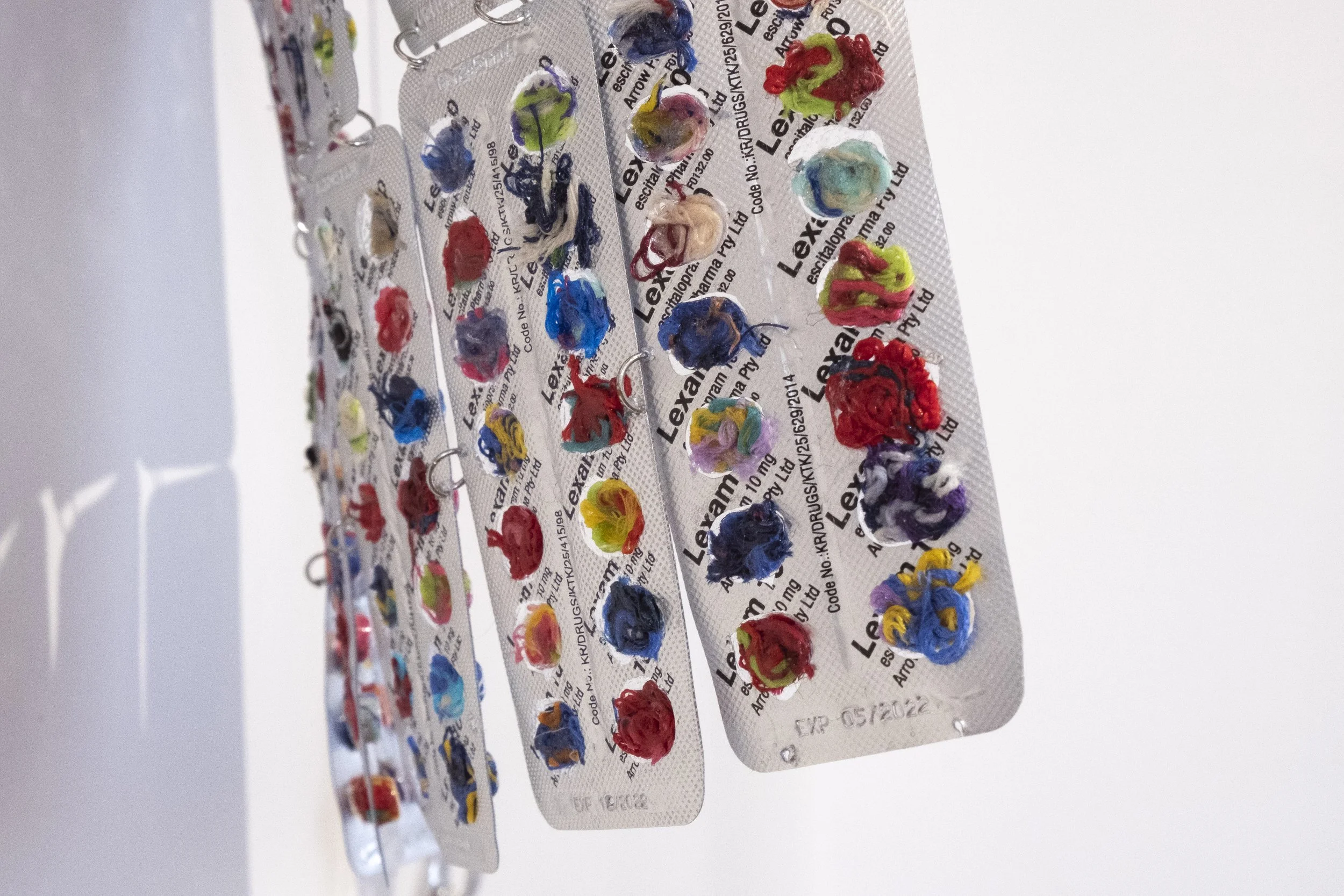 Happy Pills | Close-up