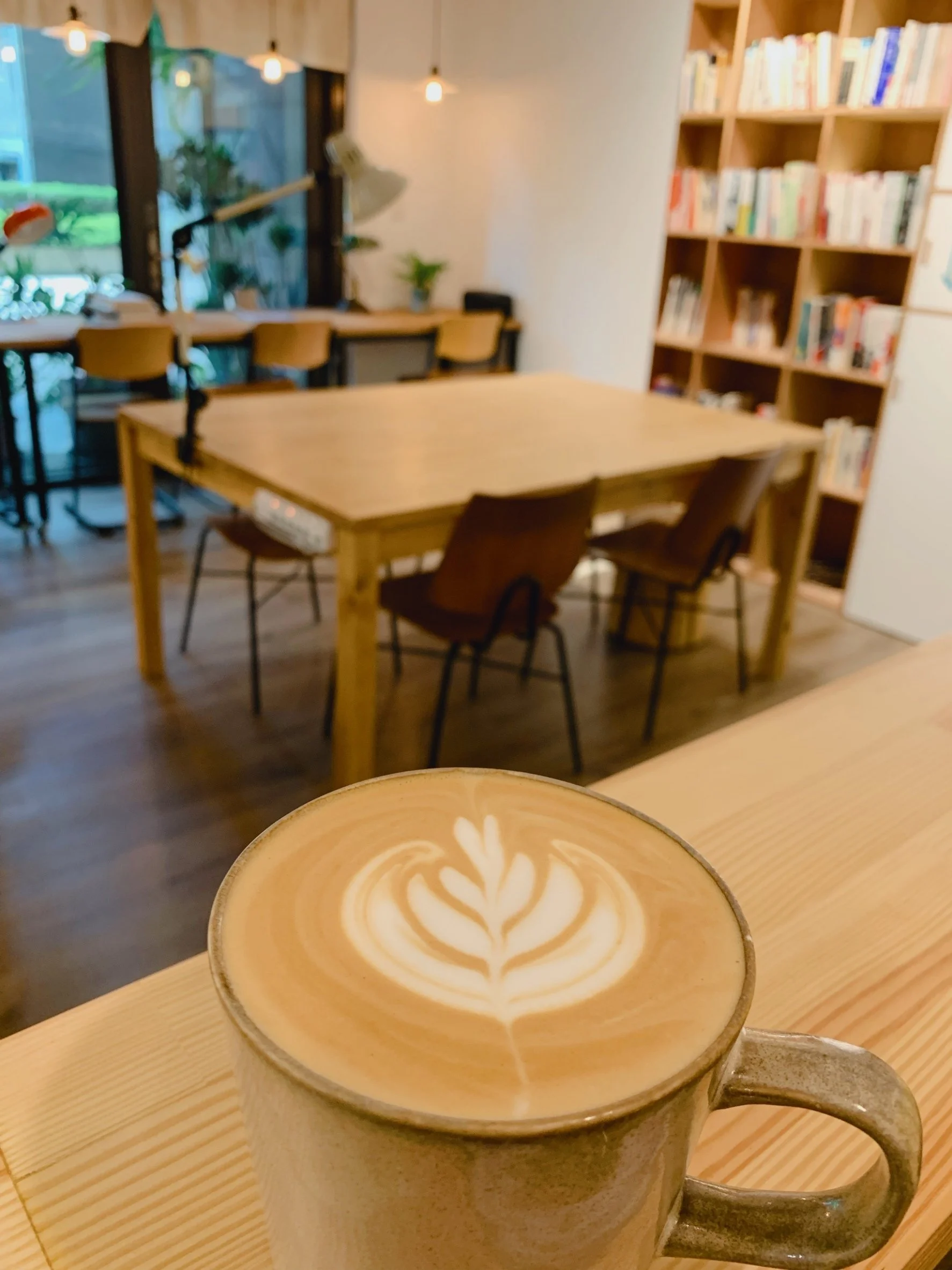 房子共同工作室，提供多種選擇餐飲選擇，使用房子特殊配方豆，口感與風味平衡，是每天都可以喝的好選擇