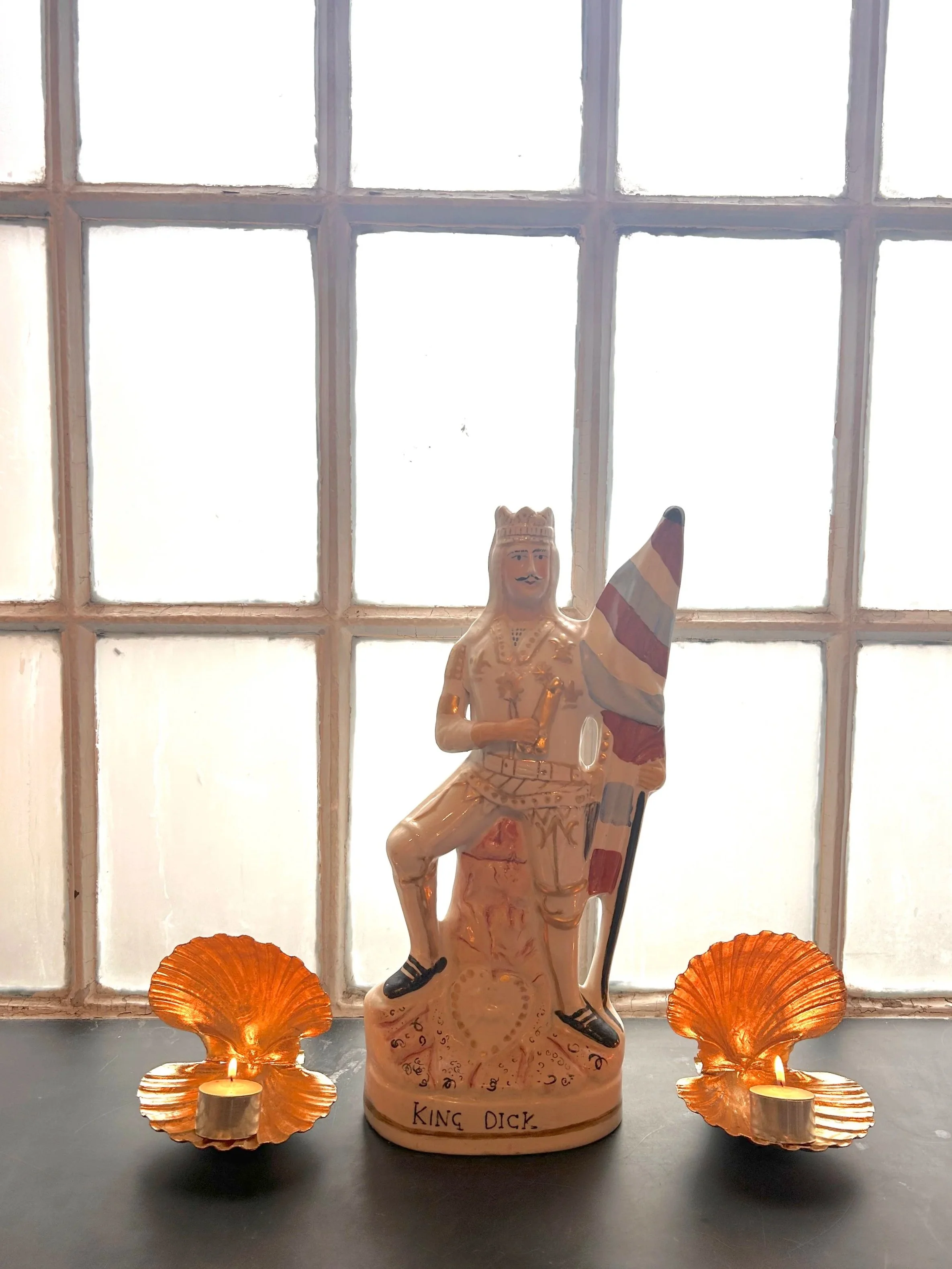King+with+shells+.jpg