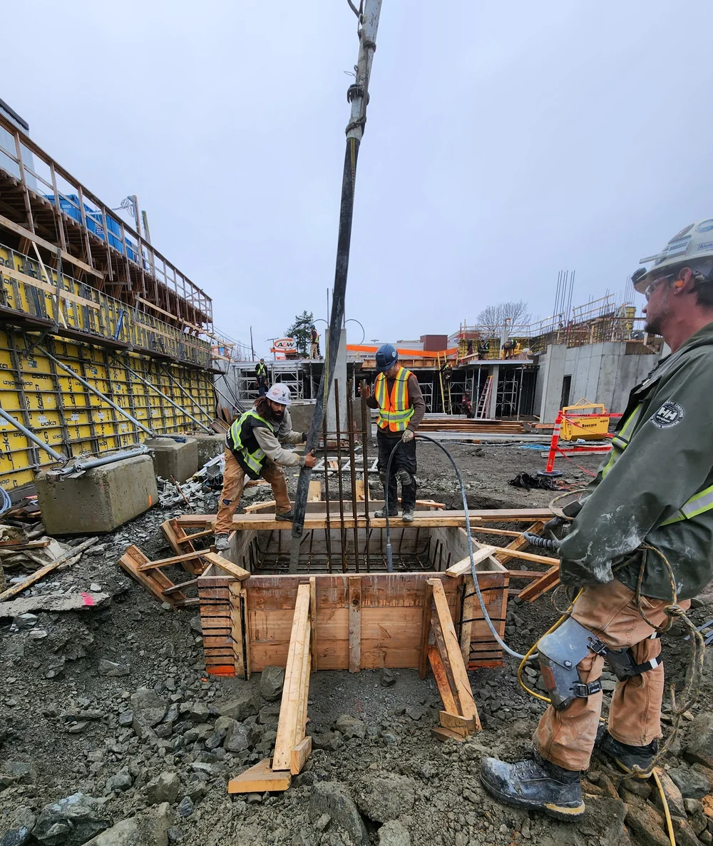 Aesir crew on a concrete pour
