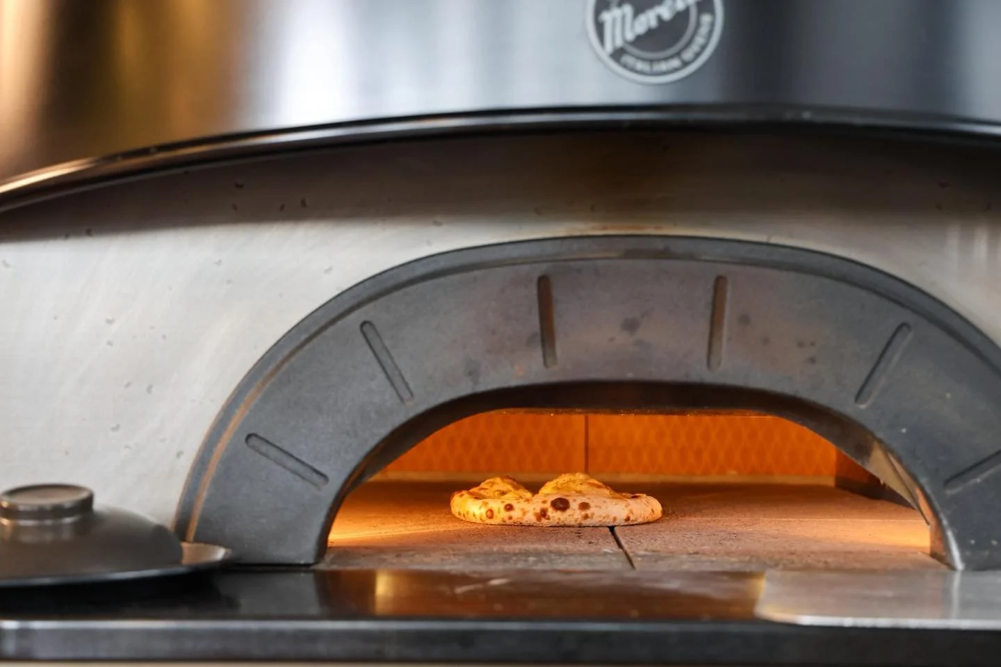 Sneaky garlic pizza before you enjoy your meal is the way to go!

#restaurant #newzealand #cafe #bostoncafenz #aucklandcafe