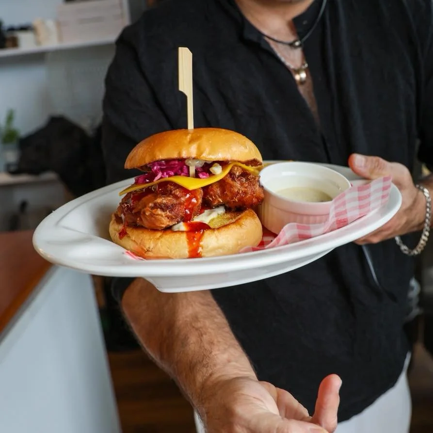 A sneaky burger at lunch is always a good decision!

#hobsonville #newzealand #cafe #brunch #breakfast #bostoncafenz #nzcafe #aucklandcafe #Westgate