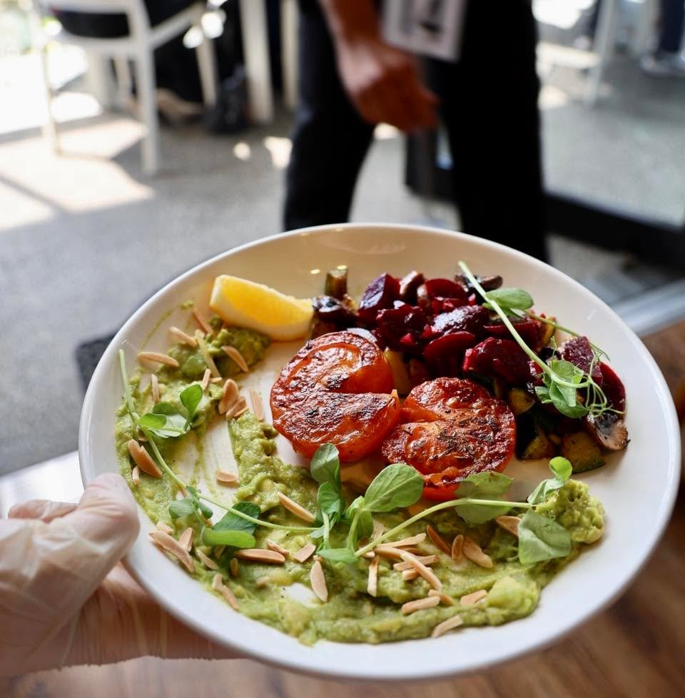 A signature of ours - Vegan at Boston

Pairing avocado with beetroot salsa, tomatoes, zucchini and mushrooms together. Makes for a tasty meal!

Have you tried it out yet?

#bostoncafenz #nzcafe #aucklandcafe #Westgate #brunch