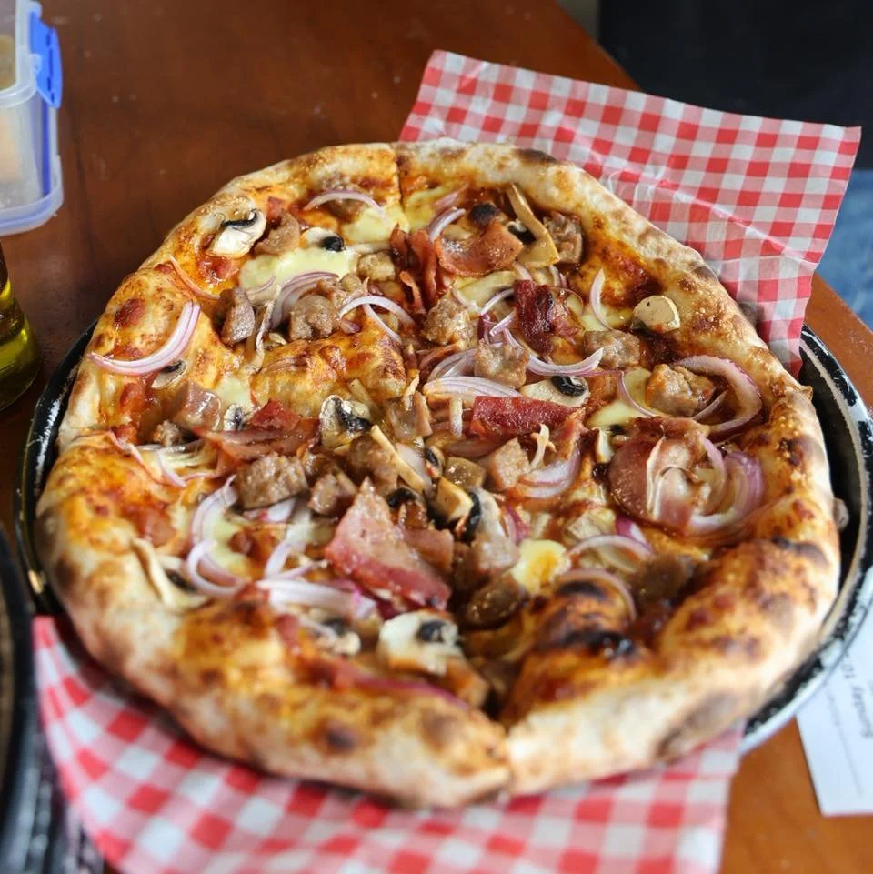 Pizza is the perfect Italian filling meal to enjoy &amp; we only have it available in Westgate. Pop on in this weekend and give one of our delicious Neapolitan pizzas a try!

  #Westgate #aucklandcafe #bostoncafenz #brunch #cafe