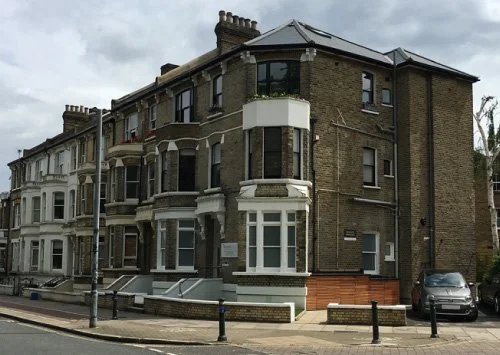 Orchard Clinic exterior at 89 St Margarets Road