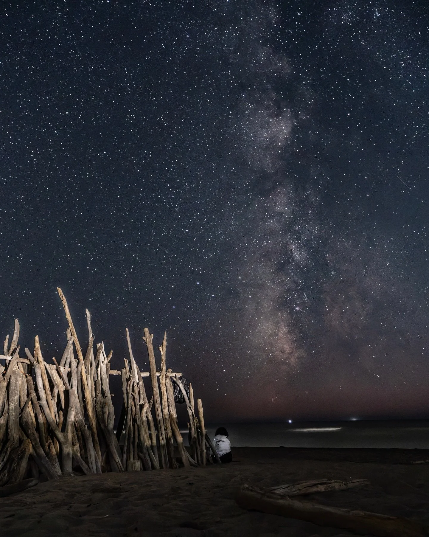 Comunque sempre bello scattare la via lattea anche solo per avere il pretesto di passare una serata in spiaggia! 👍🏼 #milkywayphotography #milkywaygalaxy